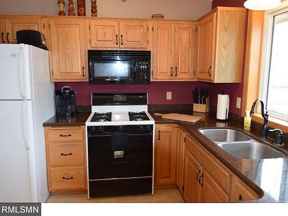 4th image of 1205 Parkwood Ct