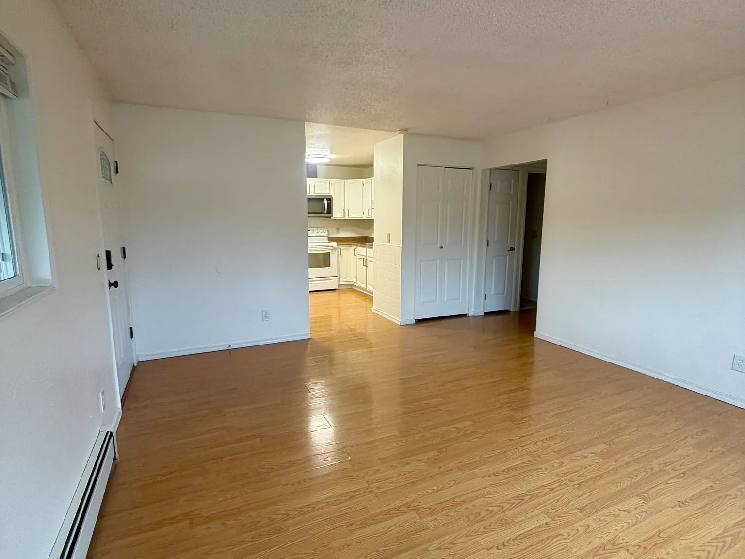 2 bed, 700 sqft, $1,600 — Photo 4