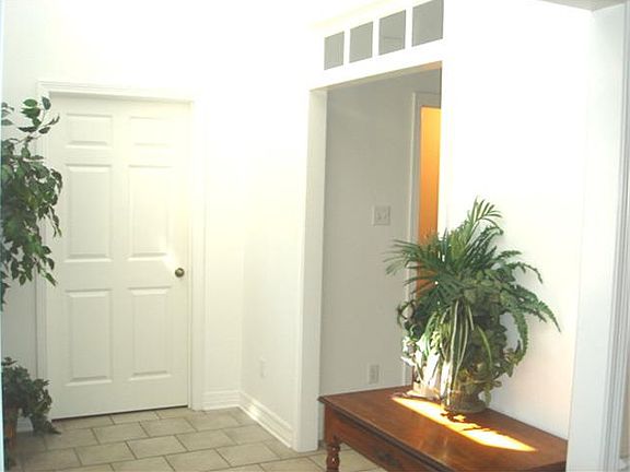 2nd image of 615 Westview Terrace Cir