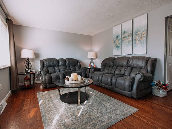 3rd image of 32 Shaw Dr