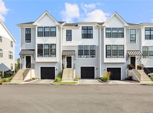 153 Brentwood Cir #153, Danbury, CT 06810