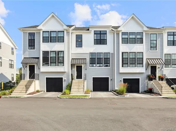 153 Brentwood Circle #153, Danbury, CT 06810