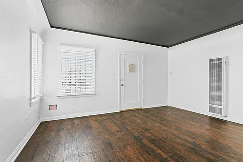 1052 W 105th St #1058-1/2 Photo 1 1052 W 105th St #1058-1/2 Photo 1