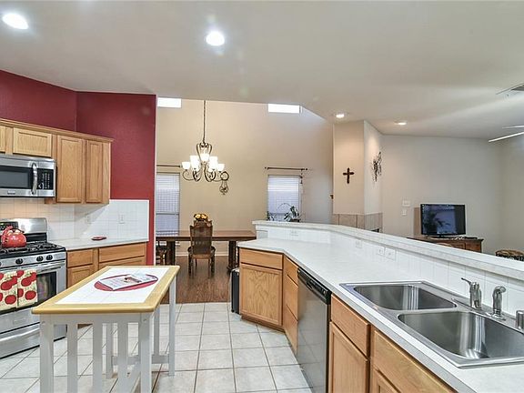 4th image of 341 Mesquite Hill Dr