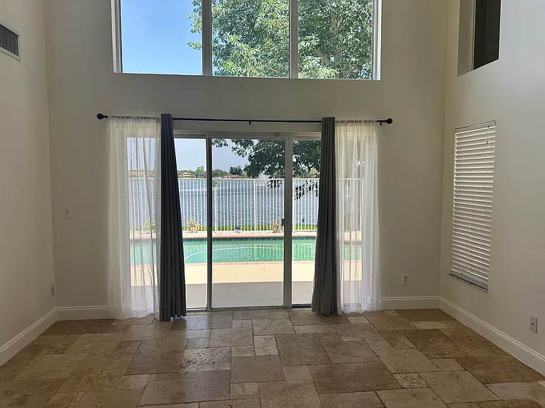 5220 NW 53rd Ave — Photo 9