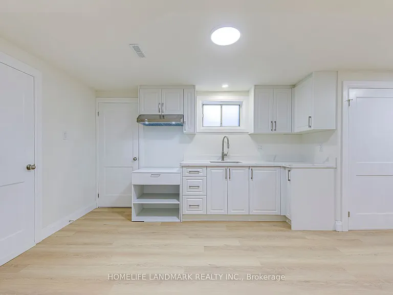 451 Sandmere Pl — Photo 31