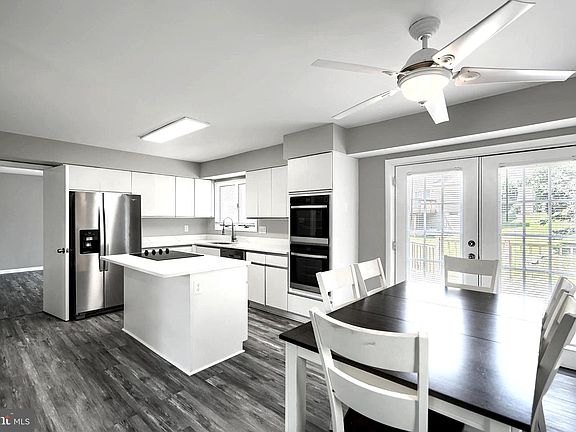 3rd image of 204 Berry Vine Dr