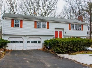 167 Duncaster Rd, Bloomfield, CT 06002