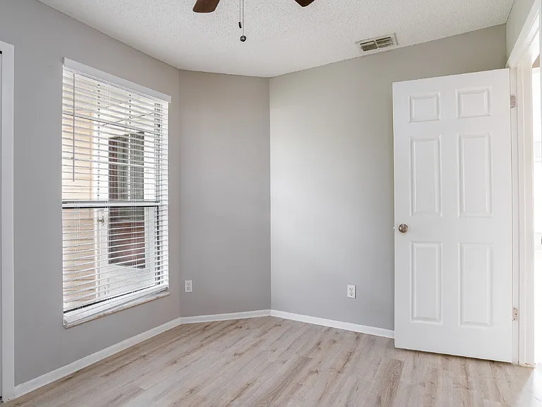 110 Riverraft Ct — Photo 15