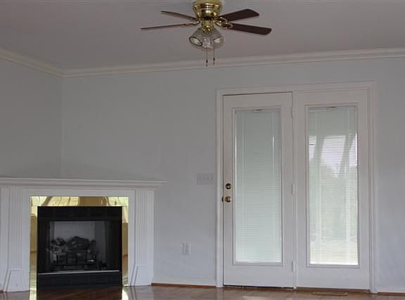 3rd image of 118 Hazelwood Ln