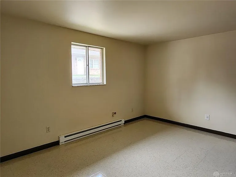 542 Fairfield Ave — Photo 6