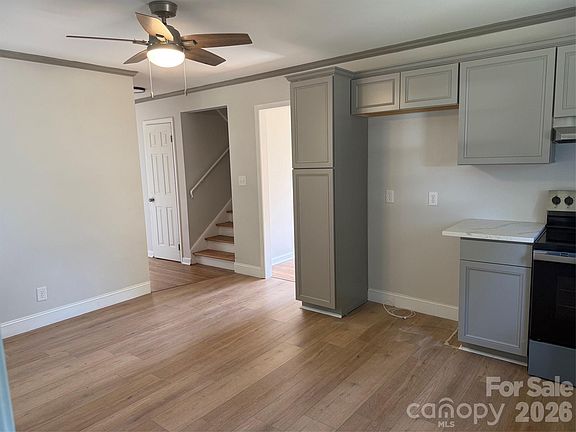 5th image of 917 Canterbury Ct
