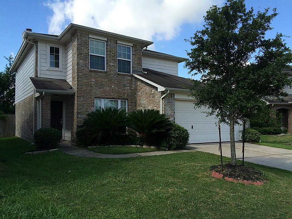 1st image of 17747 Barton Point Ln