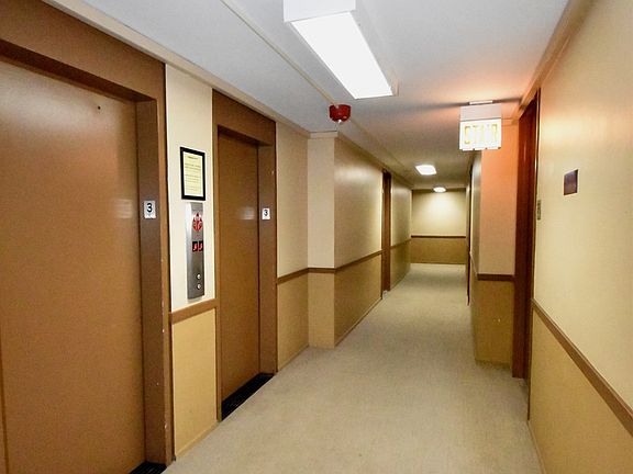 5th image of 1400 E 55th Pl APT 310S