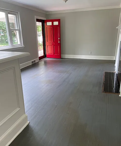 3900 Miriam Dr — Photo 2