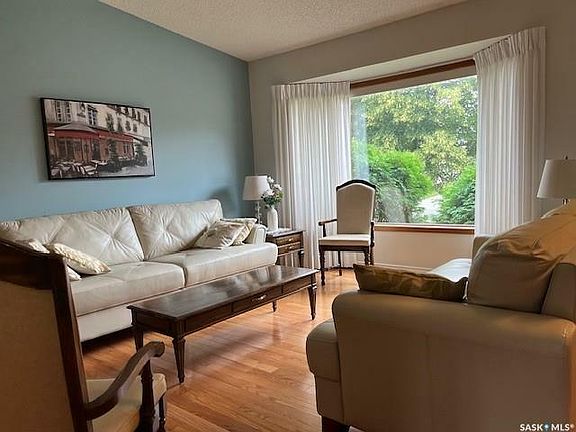 4th image of 2219 Mahony Cres