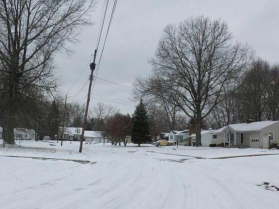 5th image of 3432 N Wendover Cir