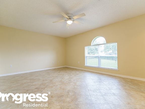 4th image of 1022 Chateau Cir