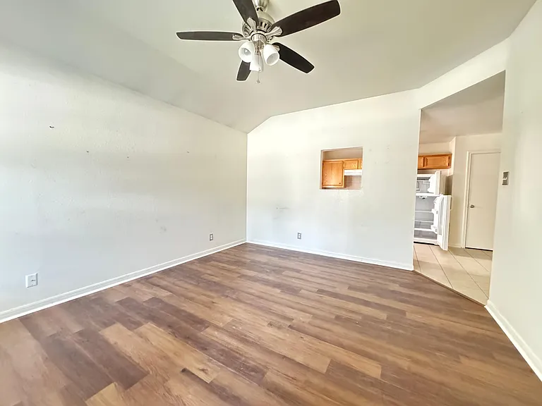 1313 Chips Dr #B — Photo 8