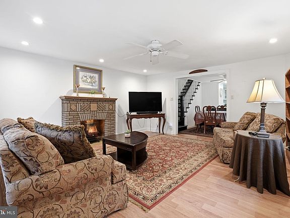 3rd image of 4135 Rhawn St