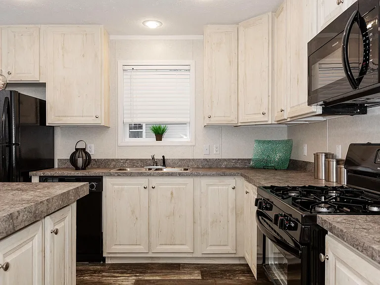 Bayshore Estates — Photo 10