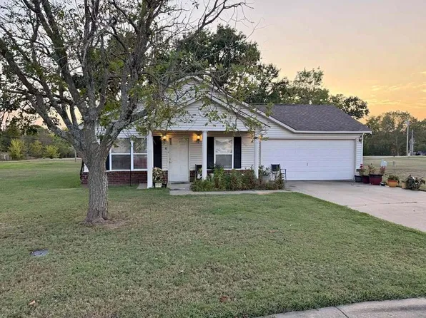 4 Persimmon Ct, Clarksville, AR 72830