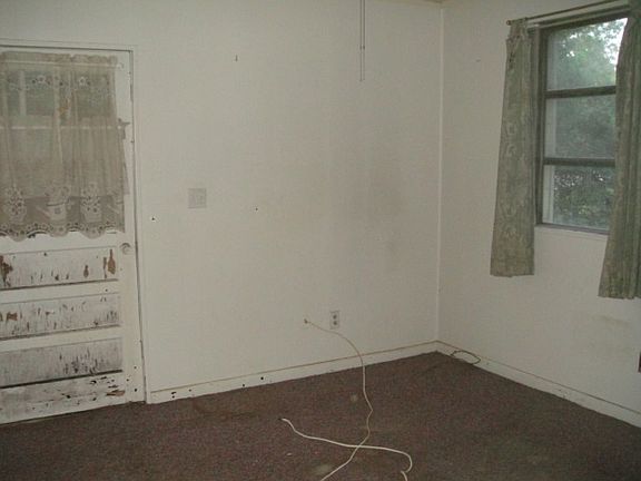 5th image of 1401 Gilchrist St