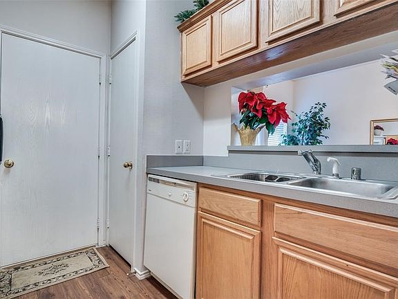 4th image of 4961 Las Lomas Dr