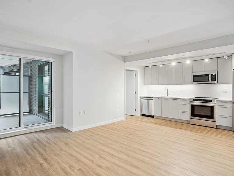 3435 Sawmill Cres — Photo 38