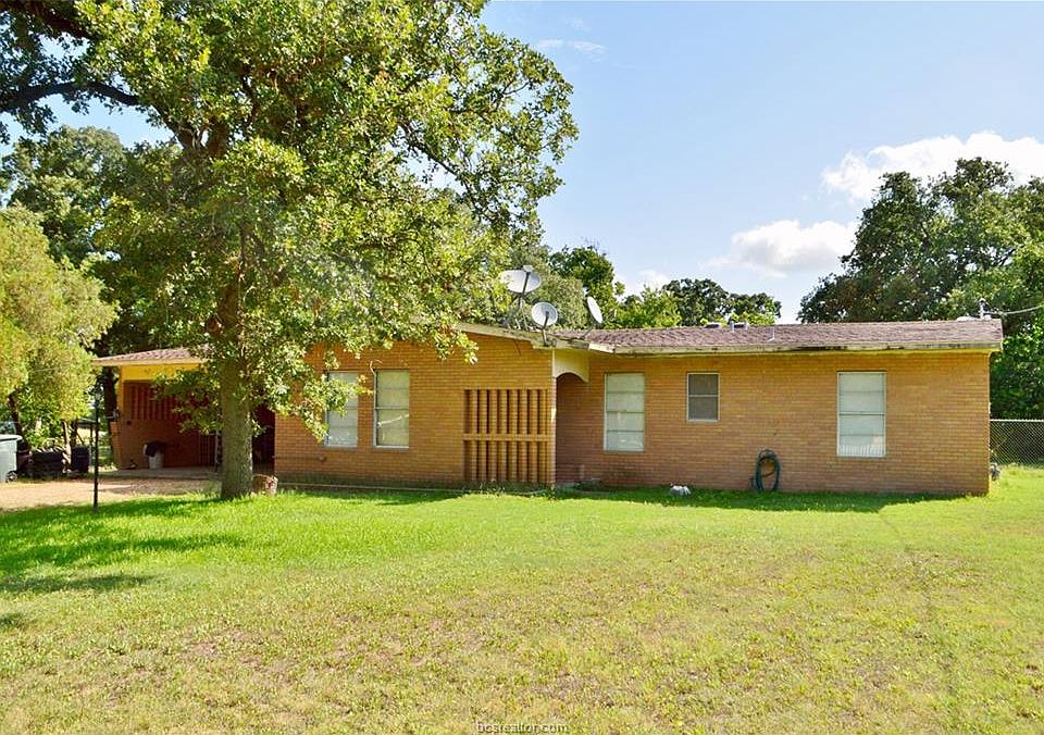 1st image of 4305 Woody Ln
