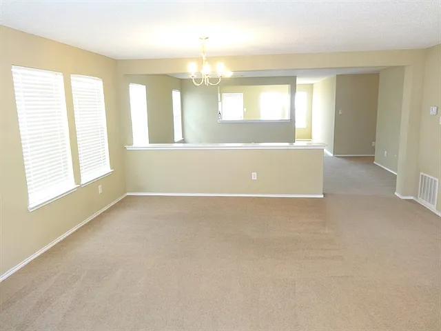 1409 Ashview Cir — Photo 6