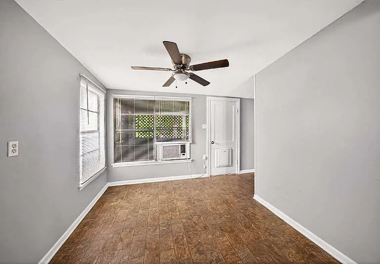 143 Valdez — Photo 15
