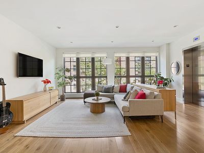 9907 3rd Ave APT 3A, Brooklyn, NY, 11209