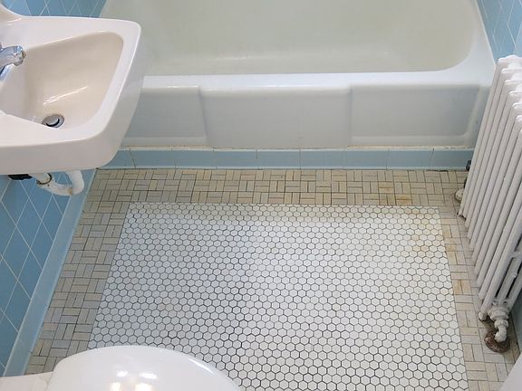 5th image of 147 S Negley Ave APT 12