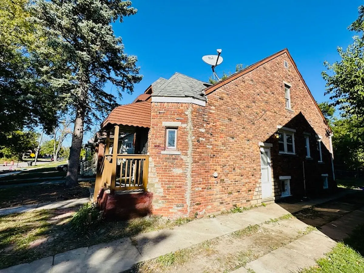 Building Photo - 14590 Ardmore St