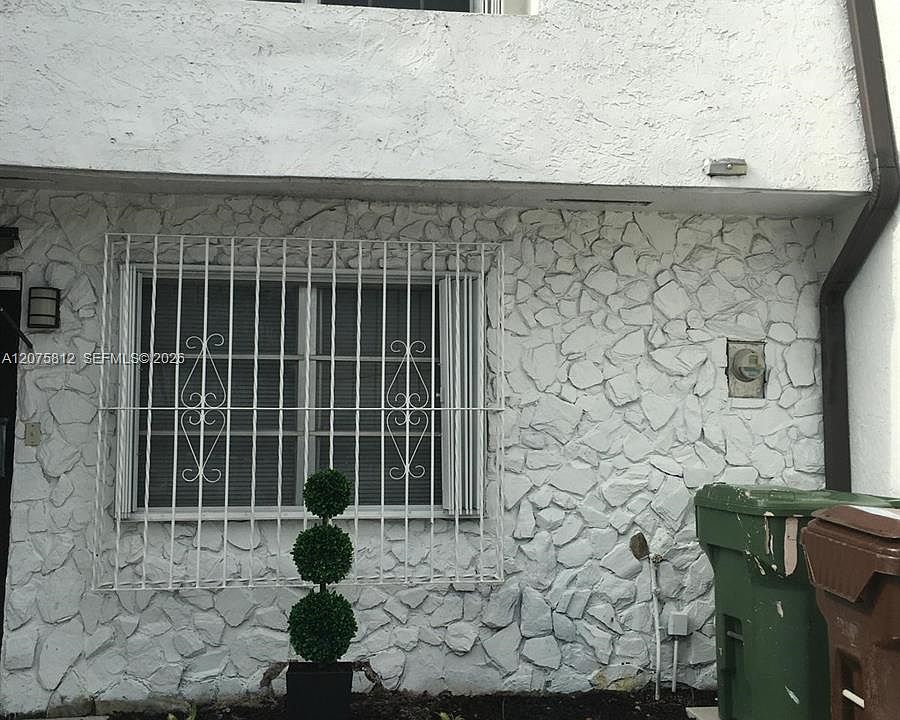 1st image of 669 W 80th St #0