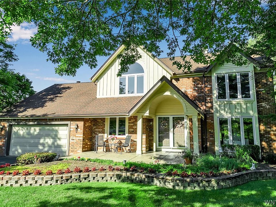 1st image of 4 Curley Dr