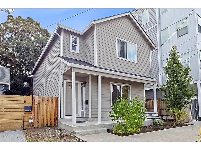 Building Photo - 570 NE 55th Ave