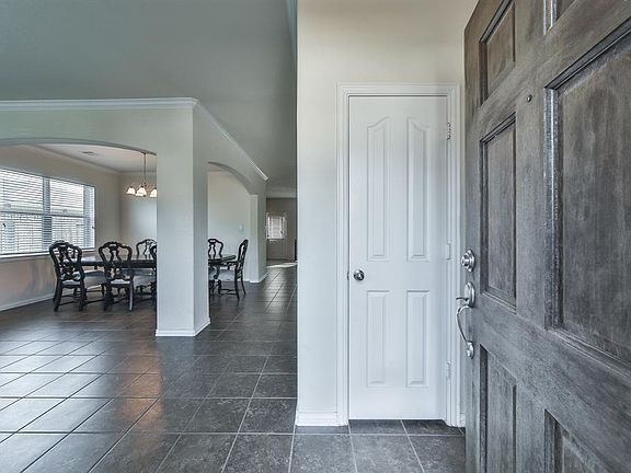 4th image of 10814 Plum Dale Way