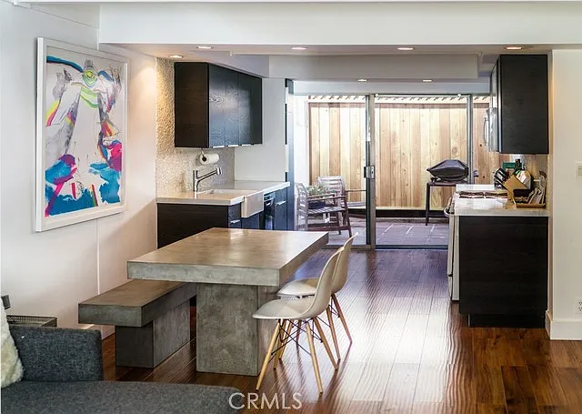 2 bed, 1.5 bath, 841 sqft, $3,395 — Photo 4