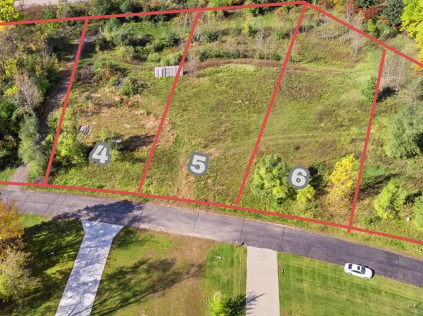 6 Twinmeadows, Jackson, MI 49201
