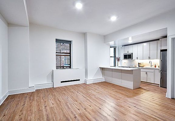 3rd image of 50 W 34th St APT 16C3
