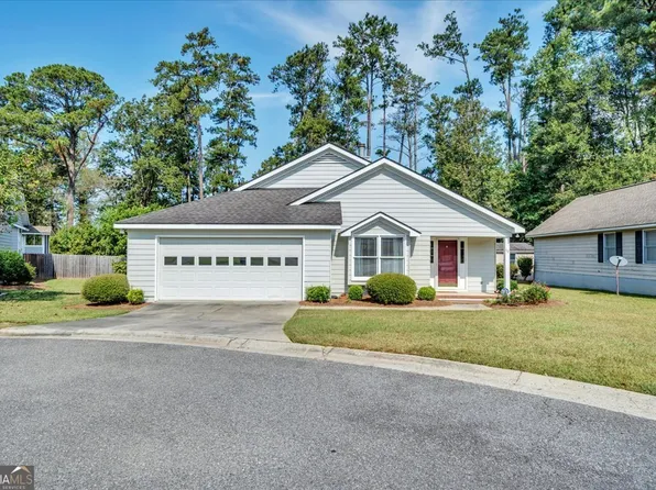 112 Oak Pointe Cir, Dublin, GA 31021