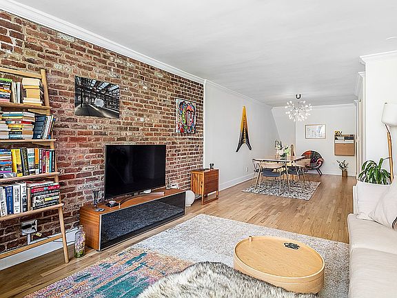 2nd image of 250 W 15th St APT 3C
