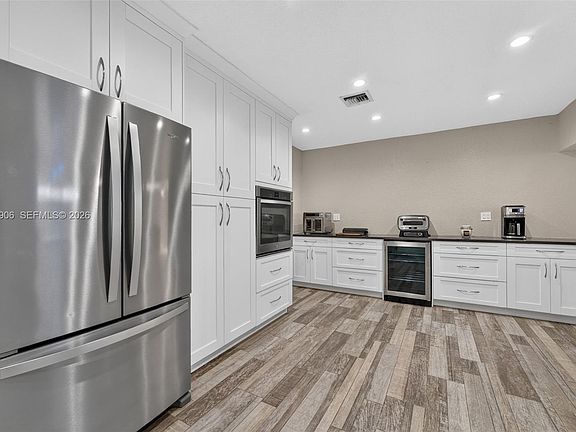 5th image of 4831 NW 77th Ct