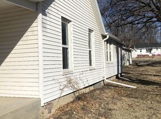 1206 N 8th St, Beatrice, NE 68310