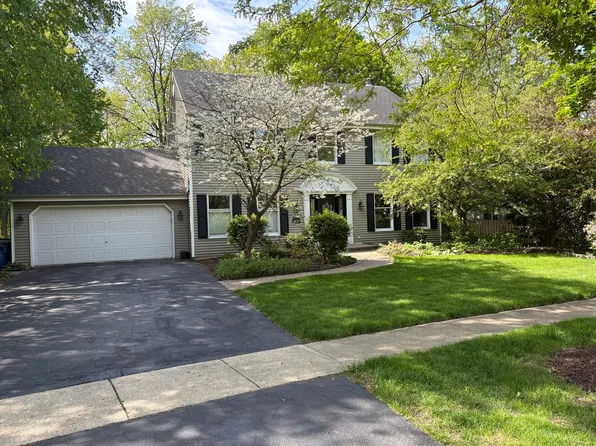 2030 Forest Ridge Rd, St Charles, IL 60174