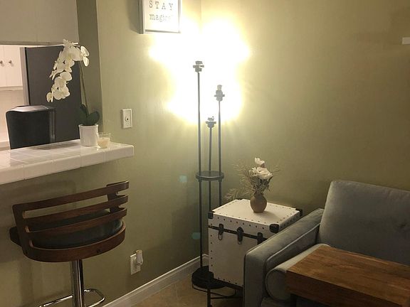 5th image of 515 E 6th St #6