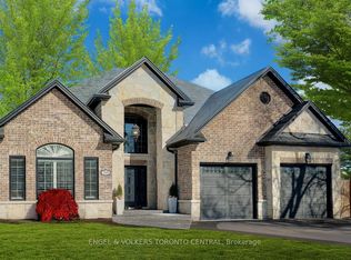 319 Henderson Rd, Burlington, ON L7L2P6