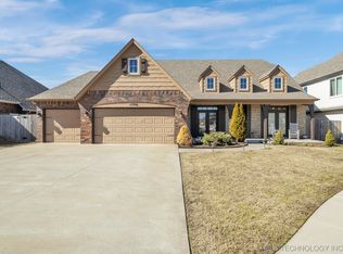 11706 S Umber Pl, Jenks, OK 74037